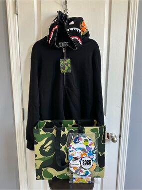 A Bathing Ape BAPE Authentic Black – Men’s Size Large Shark Hoodie - NWT